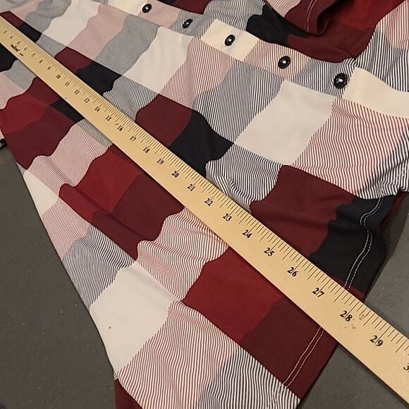 Above and beyond  pL sz checked Asymmetrical hem button front shirt - Picture 5 of 8